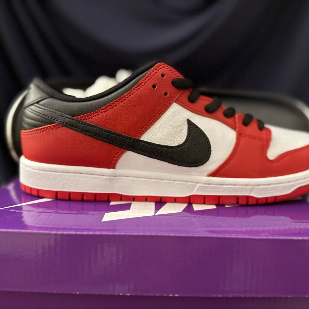 Nike Men's Red, Black, and White Sneakers